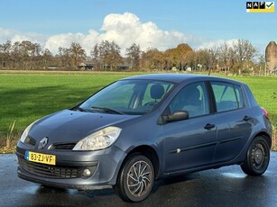 Renault Clio 1.2-16V Special Line