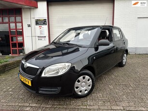 Skoda Fabia 1.2 Classic NIEUW APK NIEUWE ALL SEASON BANDEN 5 DEUR