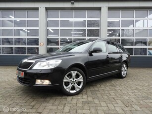 Skoda Octavia Combi 1.2 TSI Schuifdak , leder