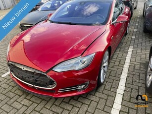 Tesla Model S 2015 * 85 Performance * 234.D KM * (bj 2015)