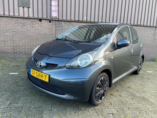 Toyota Aygo 1.0-12V + 5drs. Airco Dealer Onderhouden APK NAP