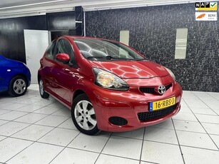 Toyota Aygo 1.0-12V Aspiration Red Navigator