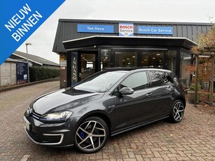 Volkswagen Golf 1.4 TSI GTE Pano Stoelver. DAB+