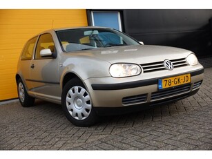 Volkswagen Golf 1.6-16V Trendline / NAP / AIRCO / RADIO /