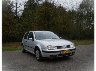 Volkswagen Golf 1.6 Trendline . tweede eigenaar . nog nette