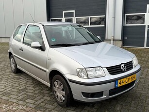 Volkswagen Polo 1.4 Trendline/Automaat