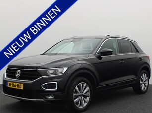 Volkswagen T-Roc 1.5 TSI Style Business TREKHAAK / VIRTUAL