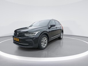 Volkswagen Tiguan 1.5 TSI Life Navigatie l Stoelverwarming