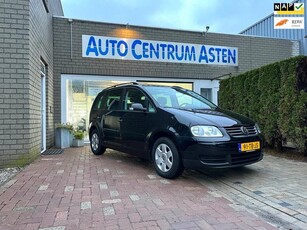 Volkswagen Touran 1.6-16V FSI Business Lage kilometerstand