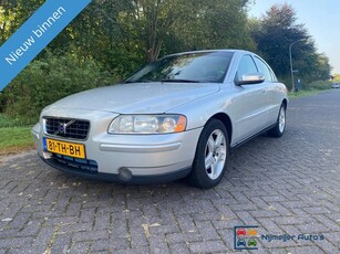 Volvo S60 2.4 Kinetic 170 pk zeer netjes. (bj 2006)