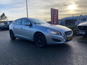 Volvo V60 2.0 D3 Kinetic NAVI Cruise Control PDC