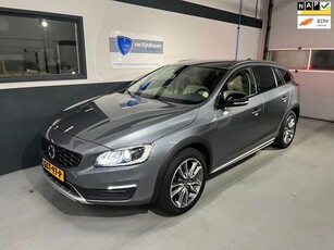 Volvo V60 CROSS COUNTRY 2.0 T5 Summum TrekhNaviLeder