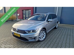 VW Passat Variant 1.4 TSI GTE /Pano-dak/Trekhaak/Alcantara