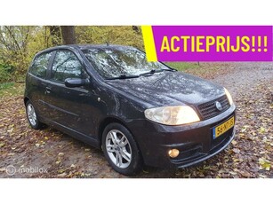 Zwarte Fiat Punto 1.4-16V Sporting 6 Versnellingen/Airco !!!