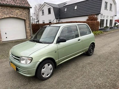 Daihatsu Cuore 1.0-12V STi (bj 2000)