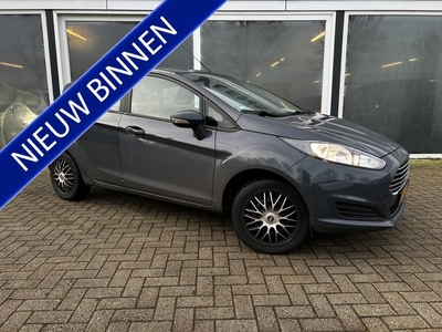 Ford Fiesta 1.0 Style 50% deal 3475,- ACTIE Airco / Navi /