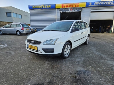 Ford FOCUS Wagon 1.4-16V Ambiente Goed rijdende en ruime