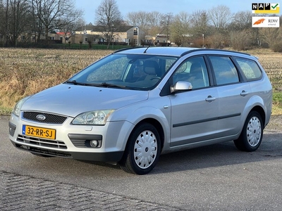 Ford Focus Wagon 2.0-16V Futura APK