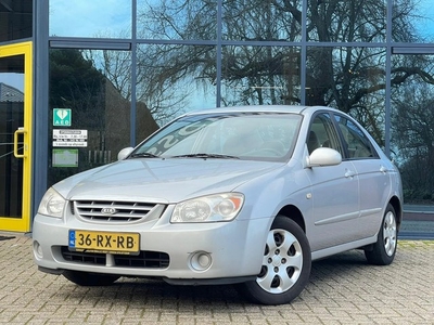 Kia Cerato 1.6-16V LX (bj 2005)