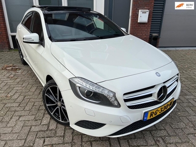 Mercedes-Benz A-klasse 180 Prestige 4U3 / Pano / Leder /