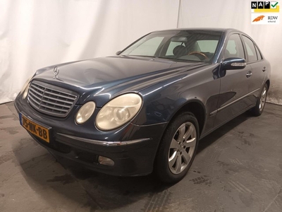 Mercedes-Benz E-klasse 220 CDI Avantgarde SCHADEAUTO!!