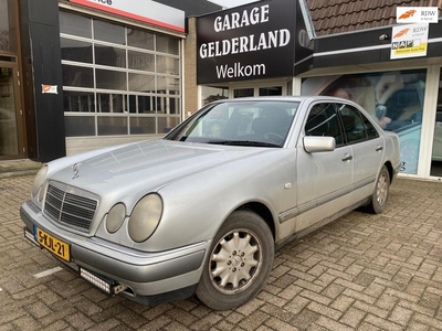 Mercedes-Benz E-klasse 300 D