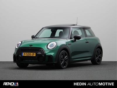 MINI MINI 3-deurs 1.5 Cooper | John Cooper Works Uitvoering | Adaptief onderstel | Achteruitrijcamera | Piano Black Exterior pack | Glazen panoramadak | MINI Driving Modes | Smartphone integratie |