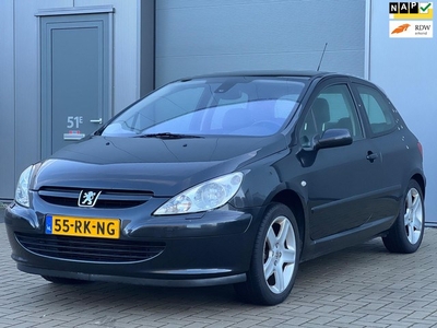 Peugeot 307 2.0-16V Griffe * Automaat * Lederstoelen *