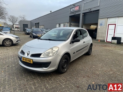 AFGEPRIJSD Renault Clio 1.4-16V / AIRCO / Nieuw koppeling