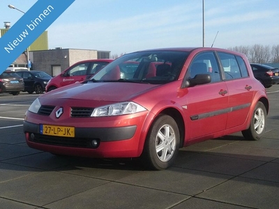 Renault Mégane € 1645,- 1.6-16V Expression Comfort