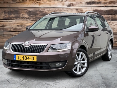 SKODA OCTAVIA Combi 1.6 TDI Greentech Style Businessline | Xenon | Multimedia | Navi | LMV | Volle mooie auto!