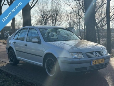 Volkswagen Bora 1.4-16V Trendline AIRCO!RIJDT GOED!LM