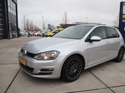 VOLKSWAGEN GOLF 1.4 TSI ACT Highline NL auto, NAP, Leder, Pano, nieuwstaat! 2e Paasdag geopend!