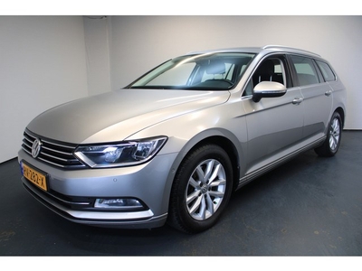 Volkswagen Passat Variant 1.6 TDI Highline (bj 2015)