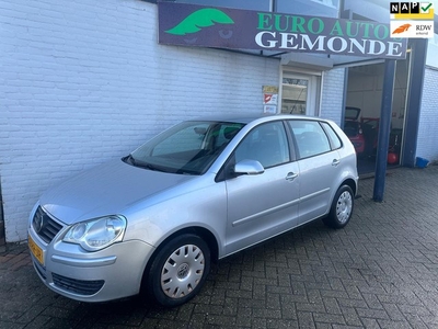 Volkswagen Polo 1.4-16V Optive AUTOMAAT AIRCO