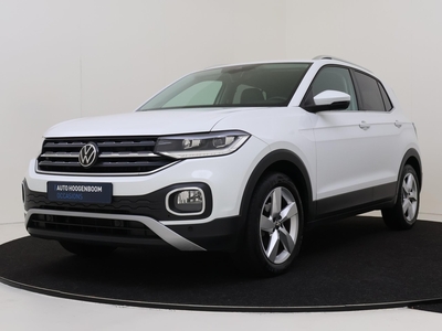 VOLKSWAGEN T-CROSS 1.5 TSI Style | Stoelverwarming | Achteruitrijcamera | LED verlichting | CarPlay | Draadloze telefoonlader | Adaptieve Cruise control | Elektrisch inklapbare buitenspiegels |