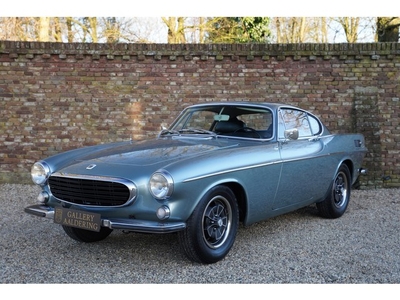 Volvo P1800E Livery in Steel Blue Metallic over black