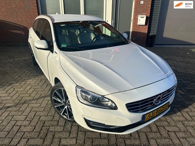 Volvo V60 2.4 D5 Twin Engine Special Edition / Leder / PDC