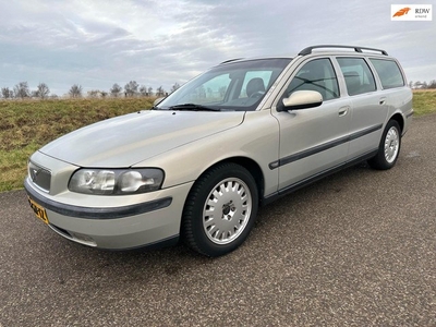 Volvo V70 2.4 Comfort Line zeer nette auto !!