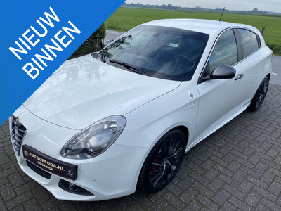 Alfa Romeo Giulietta 1.750 Turbo Veloce Eerste eigenaar Bose Xenon Navigatie!