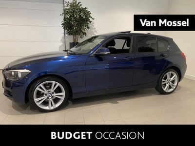 BMW 1-serie 116i Business+ | Navigatie | Schuifdak | Climate Control | Cruise Control | Stuurwielbediening| Lichtmetalen Velgen | Budget |