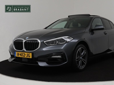 BMW 1-serie 118i Executive Edition SportLine (1e Eig, NL-auto, DealeronderH, Panoramadak, Trekhaak, Navi Prof, Apple Carplay, PDC)