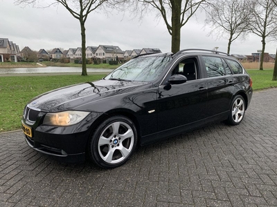 BMW 3 Serie Touring 325i Business Line