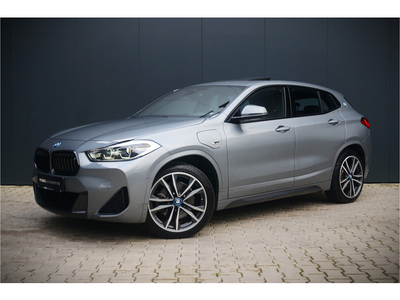 BMW X2 xDrive25e High Executive M-SPORT | PANORAMADAK | HEAD-UP | VOL. LEER | PDC+CAMERA | KEYLESS | ADAPTIVE CRUISE CONTROL | ELEK. ACHTERKLEP | DAB | HIFI SOUND | STOEL/STUUR VERWARMING | SHADOW LINE | NAVIGATIE PLUS | DIGITAL DA