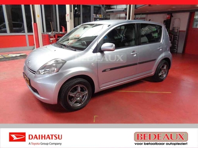 Daihatsu Sirion 1.3 AUT Prestige, bij Daihatsu dealer met 12 mnd Bovag garantie !