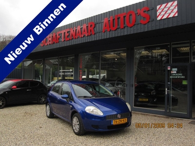 Fiat Grande Punto 1.4 Dynamic 5drs zeer mooi met trekhaak apk 08-02-2025