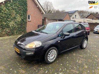 Fiat Punto Evo 1.4 Dynamic zwart airco 5 drs nieuw model 167842 km