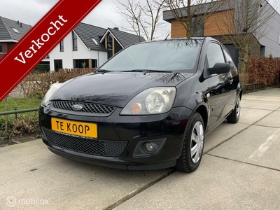 Ford Fiesta 1.3-8V Cool & Sound*Airco*Trekhaak*cv*elekramen