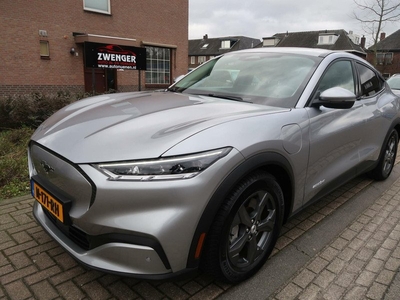 Ford Mustang Mach-E 75kWh NAVIGATIE|TREKHAAK|LEDER|CAMERA|DODEHOEK|CARPLAY|ORIGINEEL NEDERLANDS