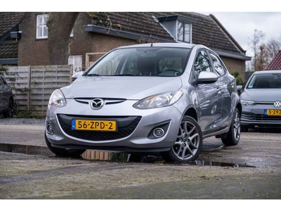 Mazda 2 5 DEURS TREKHAAK AIRCO RIJKLAAR BOVAG-GARANTIE